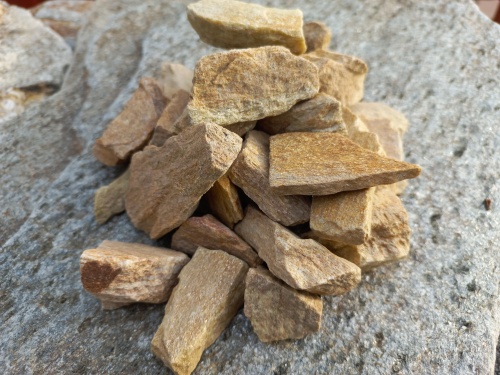 Златолит жёлтый декоративная каменная крошка купить в Череповце