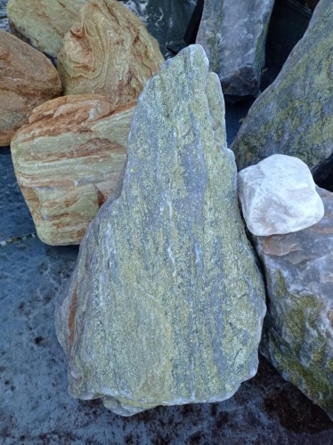 Златолит жёлтый, жёлто-зелёный глыбки и валуны для ланшафтного дизайна купить в Череповце