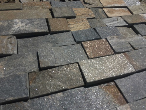 Плитка пилёная златолит Уральский для цоколя, отмостки купить в Череповце