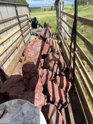 Ландшафтные глыбы красно-фиолетовые 200-1000 килограмм купить в Череповце