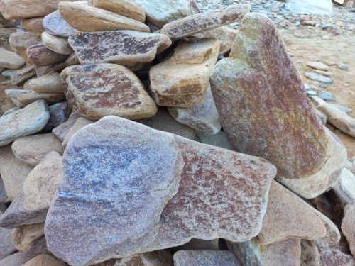 Златолит жёлтый, жёлто-зелёный глыбки и валуны для ланшафтного дизайна купить в Череповце