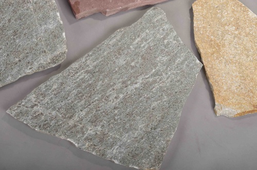 Плитняк златолит Уральский для цоколя, отмостки купить в Череповце