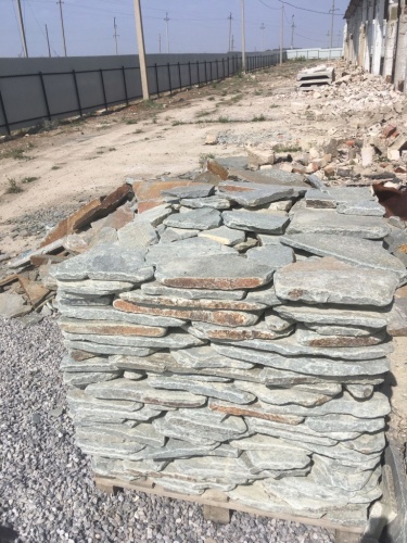 Златолит серебристый галтованный для лестниц купить в Череповце