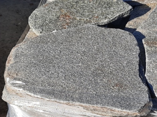 Златолит серебристый галтованный для лестниц купить в Череповце