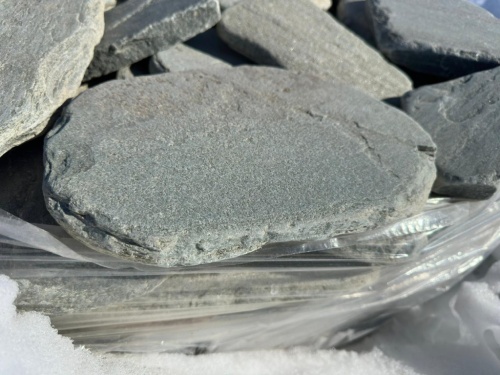 Плитняк златолит зелёный галтованный для мощения на бетон купить в Череповце